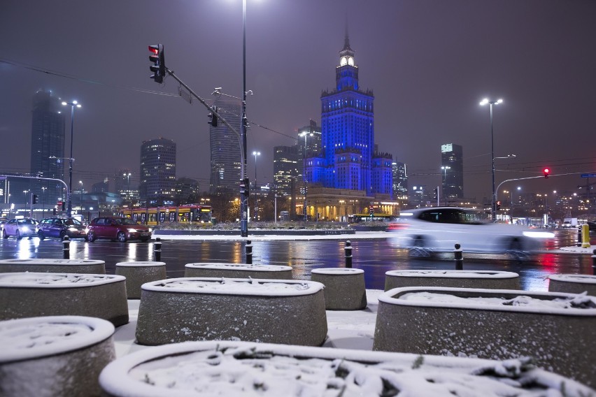 Pierwszy śnieg w Warszawie. Tak wyglądała stolica cała na biało 