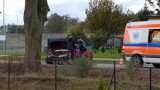 Wypadek w Starzynie. 64-letni mężczyzna wjechał w drzewo. Miał ponad 2 promile | ZDJĘCIA