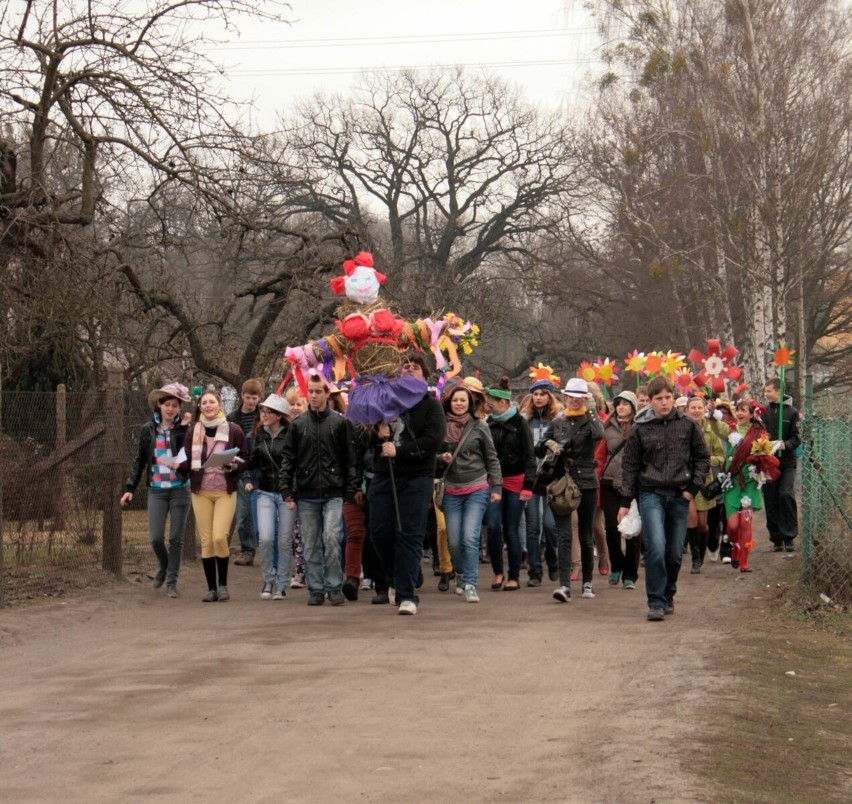 W Zespole Szkół w Sierakowie obchodzili pierwszy dzień wiosny