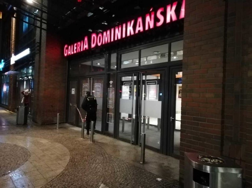 Wrocław. Nożownik zaatakował w Galerii Dominikańskiej. Jego ofiara zmarła