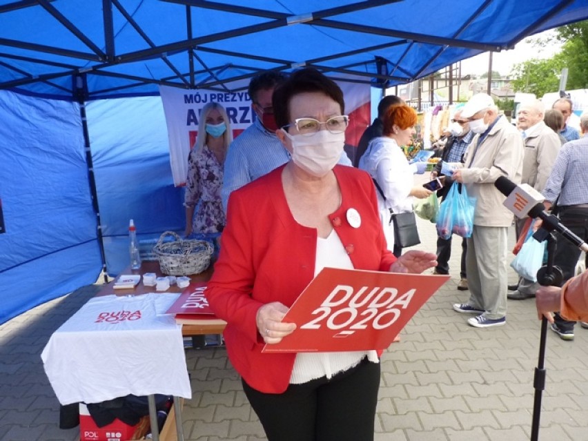 Wybory prezydenckie 2020: W Radomsku Anna Milczanowska zachęca do głosowania na Andrzeja Dudę [ZDJĘCIA, FILM]