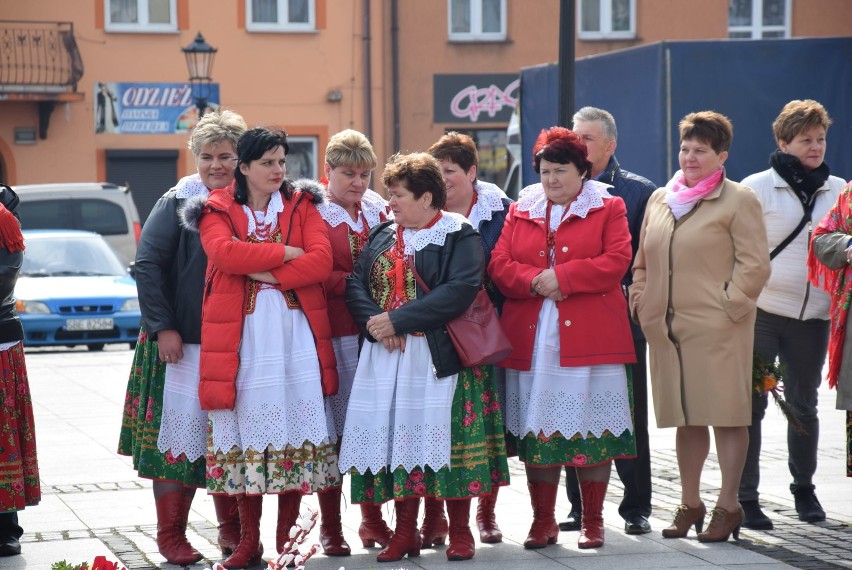 Niedziela Palmowa na pilickim rynku [ZDJĘCIA]  