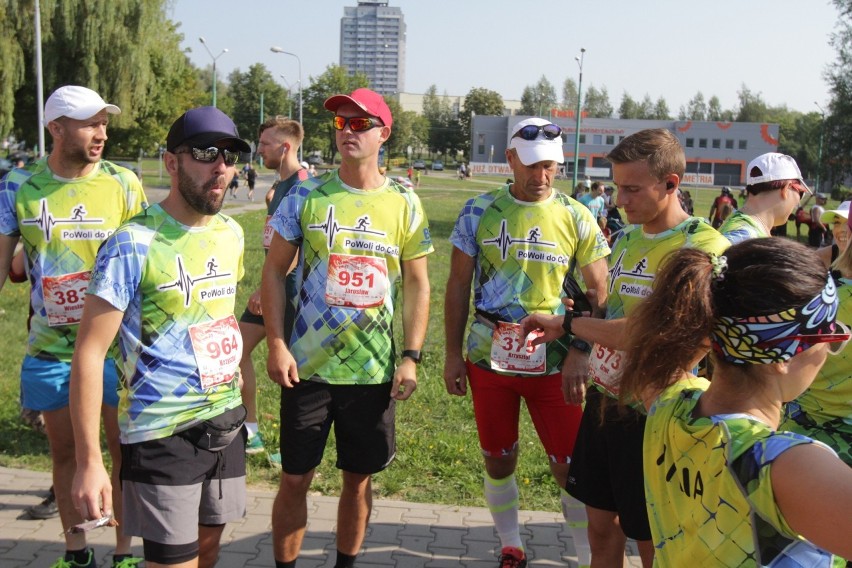 VIII Tyski Półmaraton zgromadził tłumy biegaczy