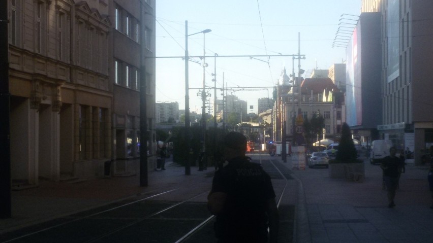 Znów alarm bombowy w centrum Katowic: Ewakuacja Placu Kwiatowego! [ZDJĘCIA]