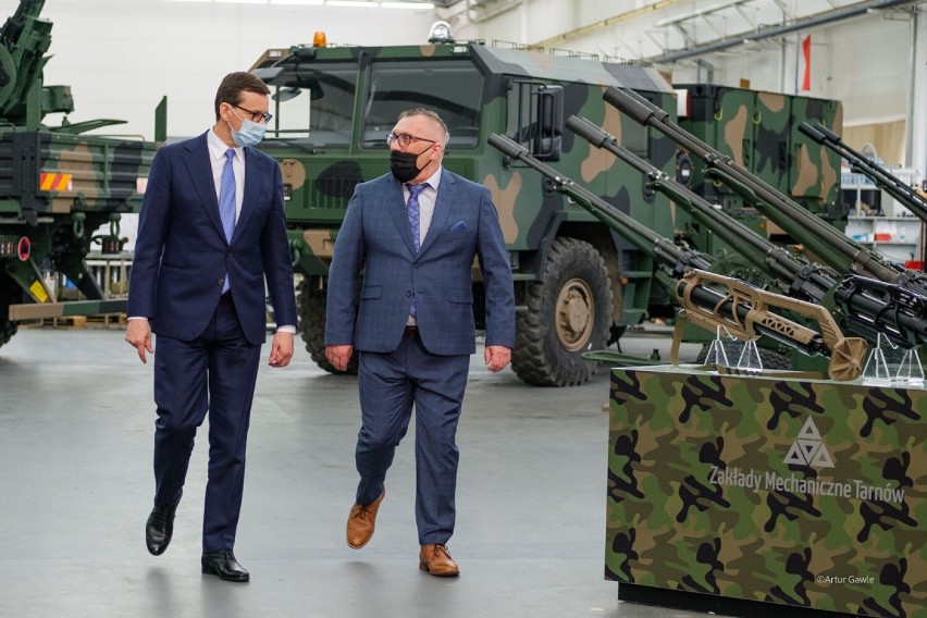 Premier Morawiecki zapowiedział w Tarnowie, że broń...
