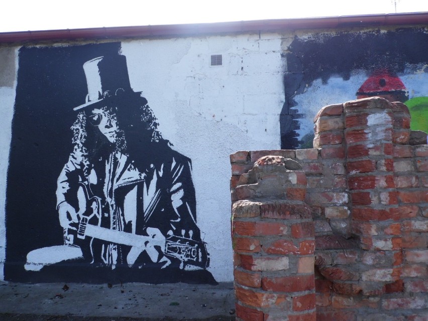 Street Art Elbląg 2011 zaowocował szeregiem malowideł na...