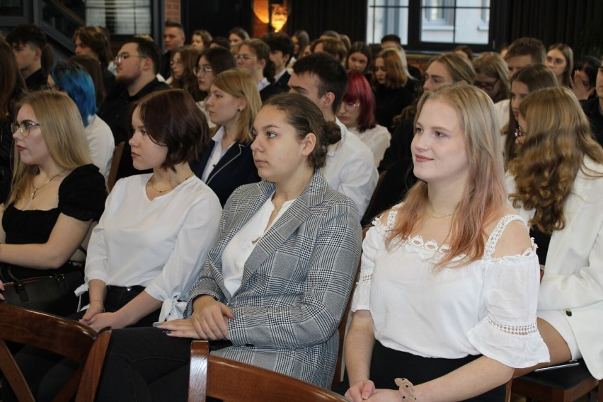 11 lat zagranicznych staży w "ekonomiku". ZSE w Radomsku...