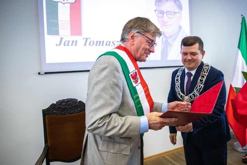 Jan Tomaszewicz przyjął honorowy tytuł na specjalnej sesji...