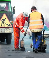 Zaczyna się łatanie dziurawych dróg w Trójmieście  