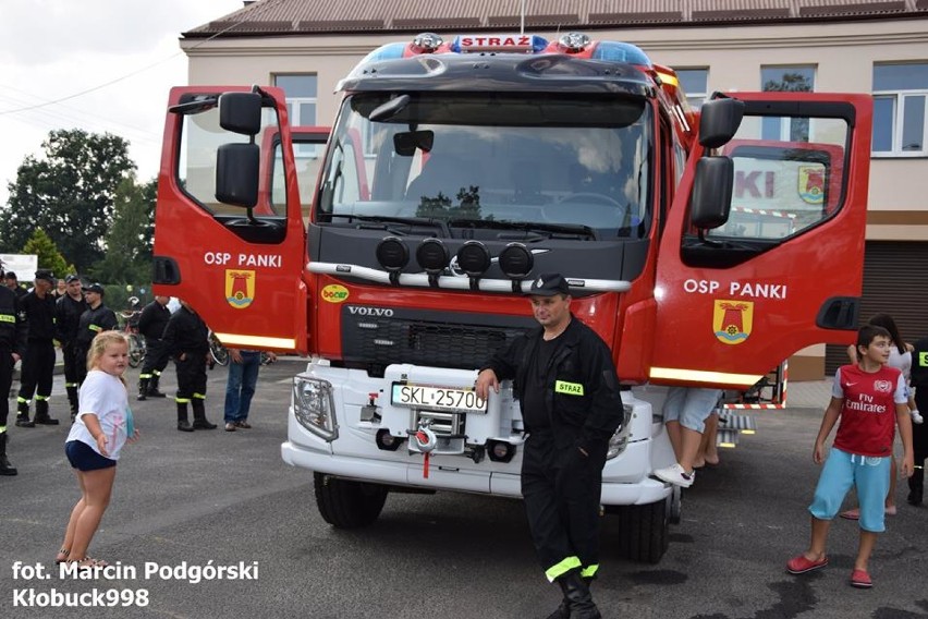 Nowy wóz bojowy dla OSP Panki. Witali go strażacy i mieszkańcy wsi ZDJĘCIA