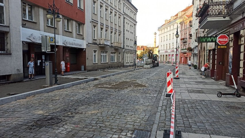 Ulica Zamkowa w Kaliszu częściowo opustoszała. Budują tutaj...