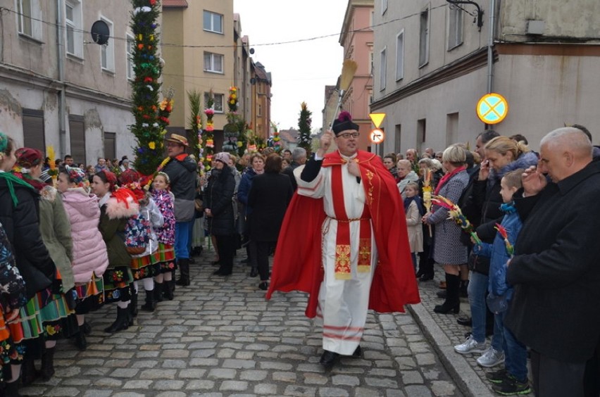 Jarmark Wielkanocny i kolorowe palmy w Strzegomiu [DUŻO ZDJĘĆ]