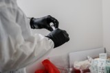 Polska firma jako pierwsza na świecie rusza z produkcją leku na Covid-19