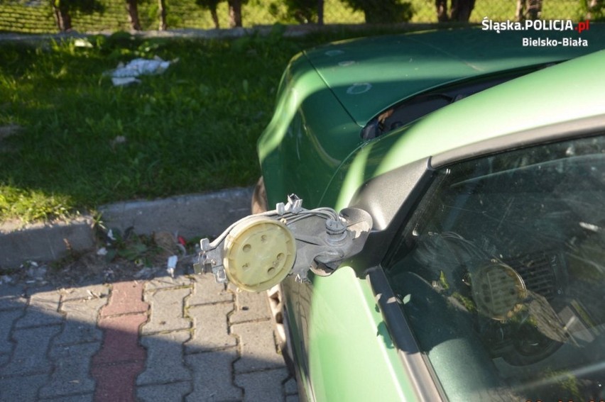Wypadek w Szczyrku: rowerzysta uderzył w... samochód. Policja: rowerzysta nie zachował bezpiecznej odległości