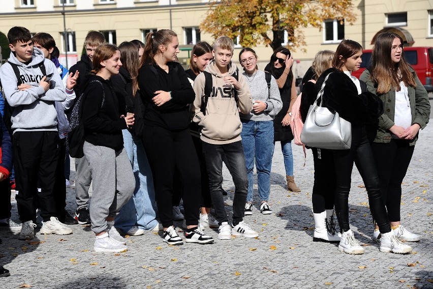 Wystawa o Janie Pawle II na rynku w Jaśle. Zobaczcie zdjęcia z otwarcia