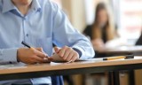 Egzamin ósmoklasisty 2021. Jak prezentują się średnie, procentowe wyniki w poszczególnych gminach i szkołach naszego powiatu?