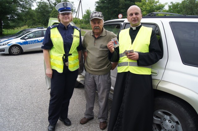 Podinsp. Zofia Kukla, Wiktor Rzepka oraz ks. Damian Migacz podczas wczorajszych kontroli