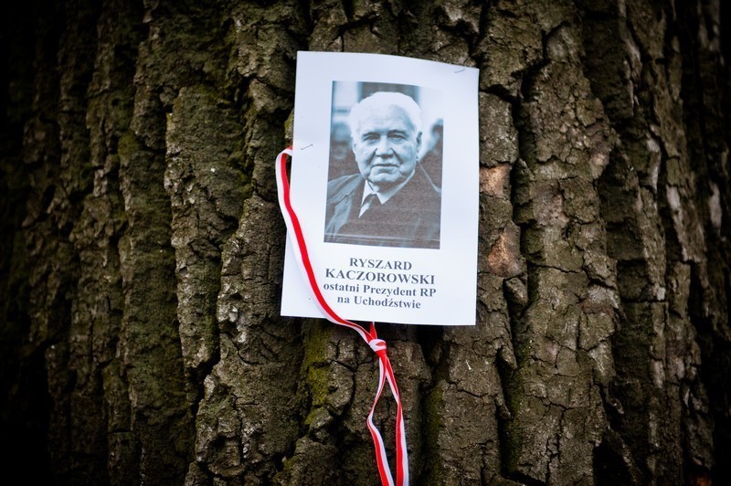 Gniezno: Park im. Prezydenta Ryszarda Kaczorowskiego. Uroczystości z udziałem jego żony Karoliny