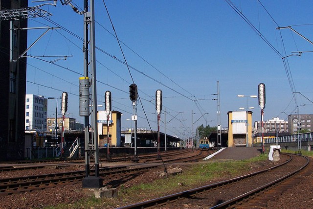 Opr&oacute;cz połączenia Gliwice-Katowice-Częstochowa Koleje Śląskie oferują pasażerom weekendowe połączenie z Częstochowy do Wisły Głębce.