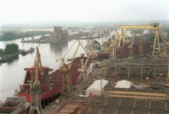 Stocznia Szczecińska Nowa źródło> http://commons.wikimedia.org/wiki/File:Stocznia_Szczeci%C5%84ska_Nowa_%28Szczecin_Shipyard%29.jpg, lic.: GNUFDL