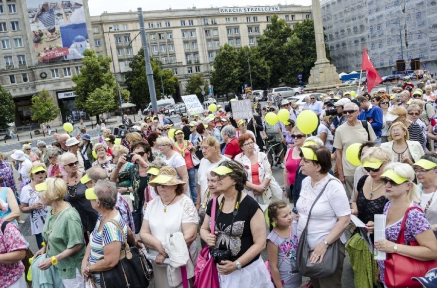 Parada Seniorów znów przejdzie przez Warszawę