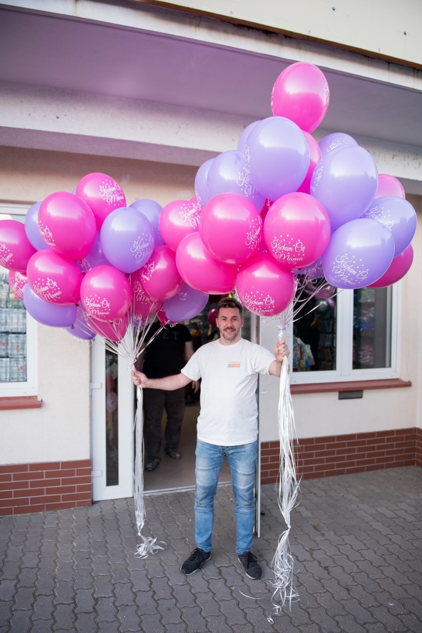 Do pań w DPS-ie trafiło 150 balonów.
