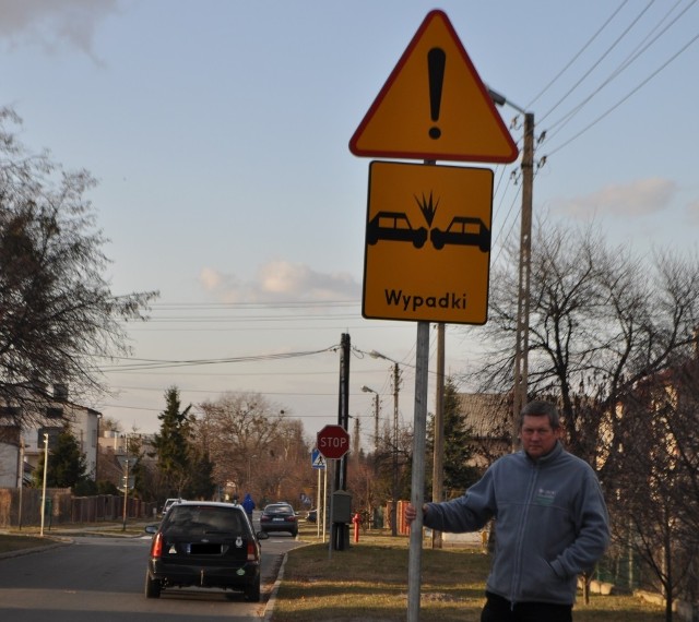 Grzegorz Gorczyca, prezes Automobilklubu Chełmskiego walczył o to, by dodatkowo oznakować niebezpieczne skrzyżowania.