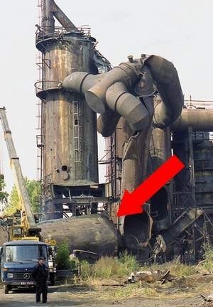 Ta metalowa, ważąca ponad 100 ton konstrukcja, przygniotła człowieka. LUCYNA USIŃSKA