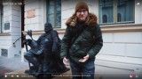 Podróżnicy z "Busem przez świat" odwiedzili Gniezno. Zobacz, jak promują nasze miasto! [FILM]