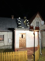 Strażacy gasili pożar w Bartoszymlesie, w gm. Stara Kiszewa