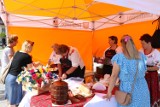 Limanowa. Koło Gospodyń Wiejskich z Zawadki na rynku prezentowało swoje umiejętności kulinarne oraz rękodzieło