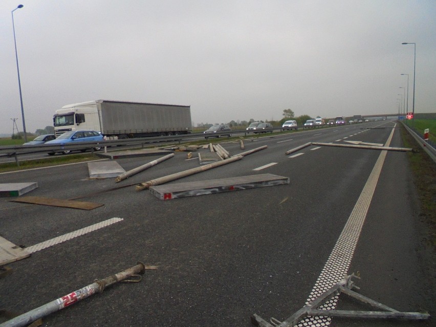 Wypadek tira na autostradzie A4 koło Bochni, droga została...