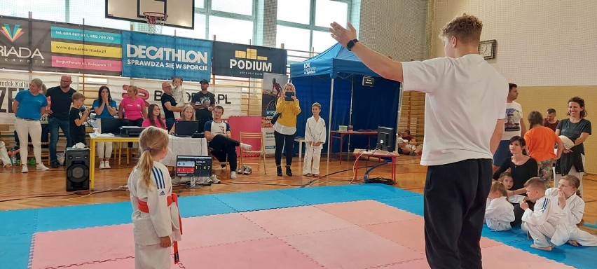Najmłodsi judocy UKS MOSiR Jasło trzy razy stanęli na podium...