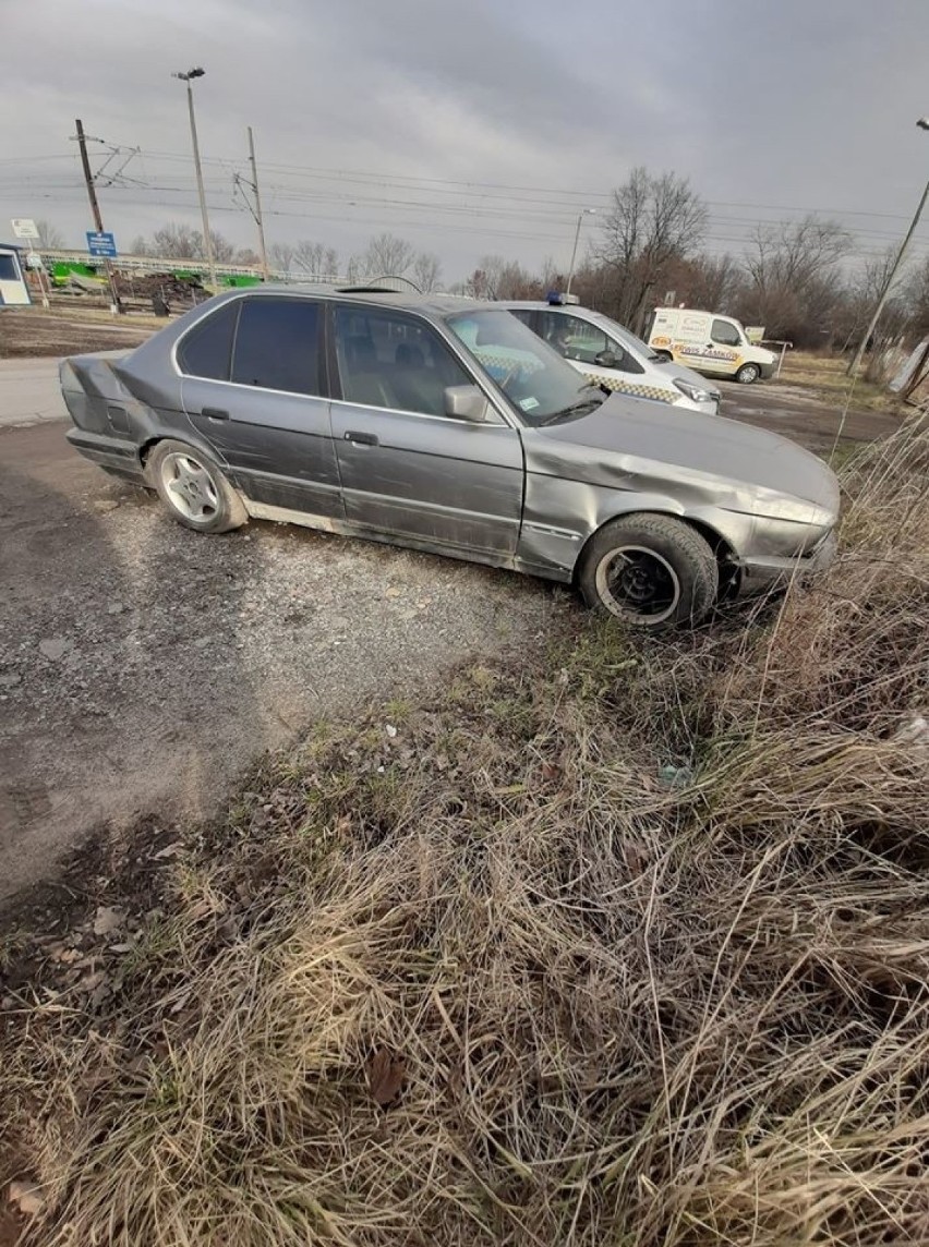 Kraków. Samochodowe wraki znikają z ulic i parkingów [ZDJĘCIA]