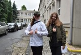 Zadowolone miny tarnowskich uczniów po teście ósmoklasisty z języka polskiego [ZDJECIA]