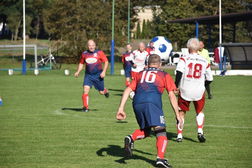 Przyjaźń, pasja i waleczne serca! Oldboye rozegrali mecz w Kębłowie