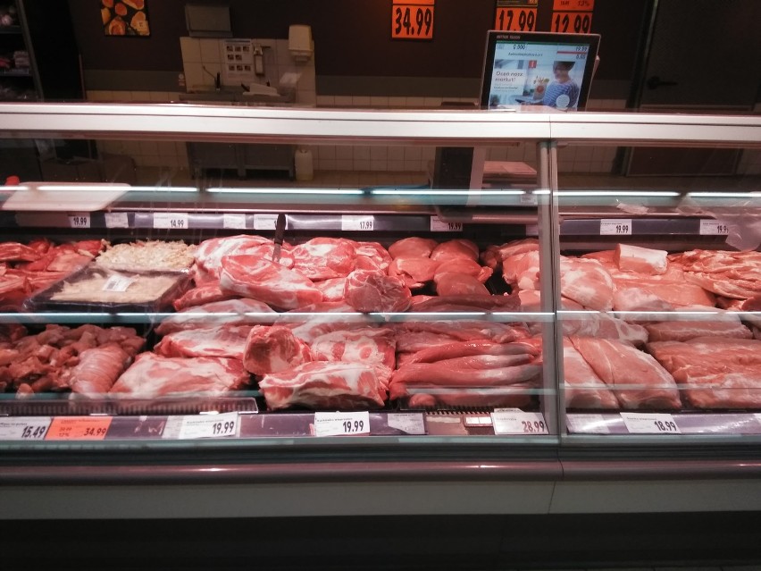 Koronawirus. Zduńska Wola. Jaka jest sytuacja w sklepach? Rosną ceny mięsa (20.03.2020) [zdjęcia]