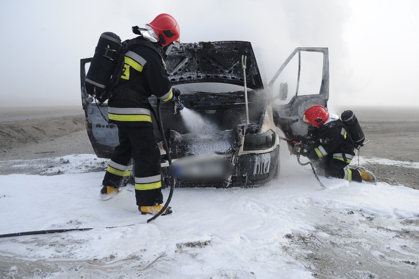 Drugi pożar auta przy S5 w Lesznie
