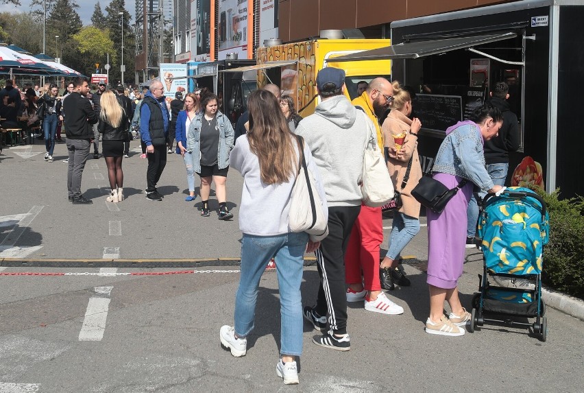 Zlot food trucków pod Atrium Molo kwiecień 2022