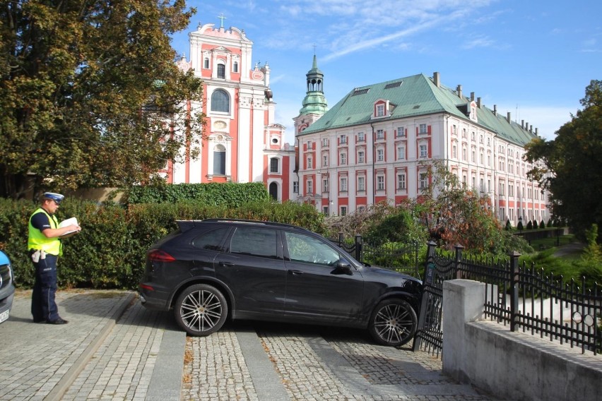 Pościg za kierowcą porsche odbył się w niedzielę rano....