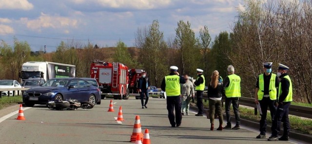 Bytom: policja szuka świadków śmiertelnego wypadku na al. Jana Pawła II