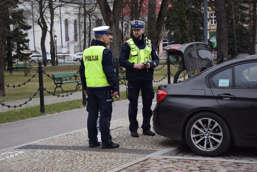 Suwałki. Trzeźwość na ulicach w centrum miasta sprawdzała policja