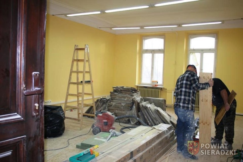 Domu Pomocy Społecznej w Biskupicach jest remontowany przez powiat (zdjęcia)