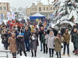 Mieszkańcy Trzebini spotkali się na tegorocznym spotkaniu przedświątecznym. Były kolędy, Mikołaj, konkursy i inne. Zobacz zdjęcia