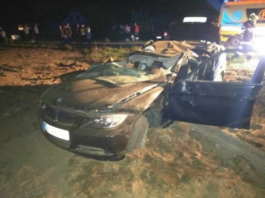 Wypadek w Annowie (gmina Gąsawa). Nie żyje młody żninianin. Kierowca jechał autem marki BMW [zdjęcia, 12.09.2020]