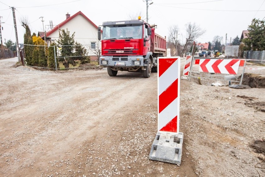 Kraków. Trwa rozbudowa ulicy Klasztornej. Zobacz postępy prac [ZDJĘCIA]