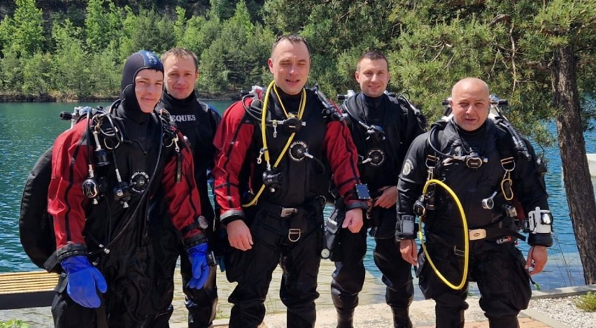 Strażacy z Radomska doskonalą się w nurkowaniu i ratownictwie wodnym 