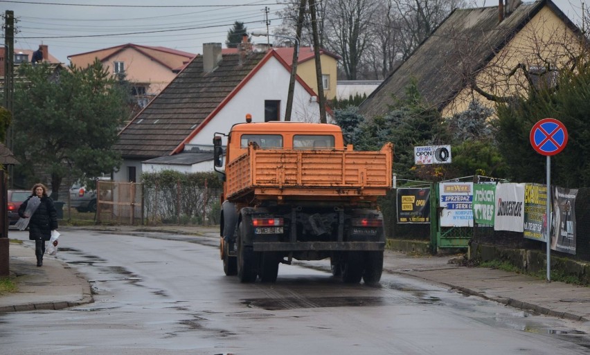 Malbork: Na Kochanowskiego mieszkańcy chcieliby parkować samochody jak dawniej