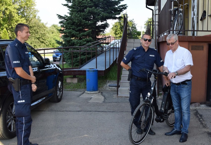 Nowe rowery elektryczne trafiły do siewierskich policjantów...