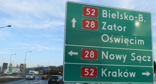 Planowana trasa nazywana także Beskidzką Drogą Integracyjną jest od wielu lat wyczekiwaną inwestycją. Ma odkorkować miejscowości leżące przy DK 52, w tym Kęty, Andrychów, Wadowice, Kalwarię Zebrzydowską i skrócić czas przejazdu do Krakowa.